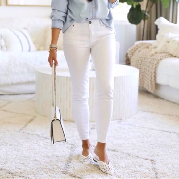 VINCE White Denim Skinny Jeans - Picture 1 of 16